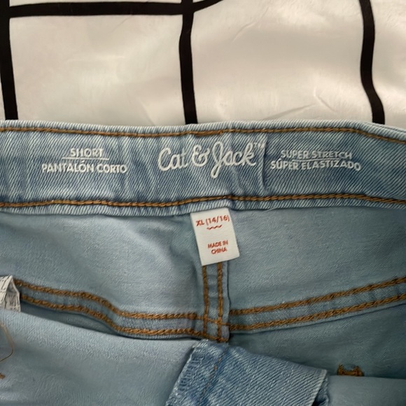 Cat & Jack girl’s Jean shorts size XL - Picture 3 of 4